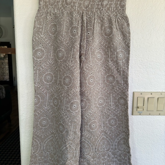 Sundance XS Bohemian Scallop Capri Crop Pant. Beige, Cream, light brown. NWOT - Picture 4 of 12